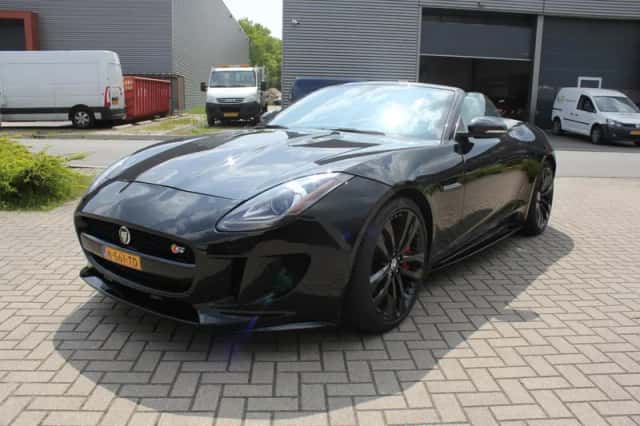 Jaguar F-Type (2015) thumbnail 1