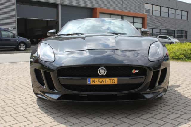 Jaguar F-Type (2015) thumbnail 3