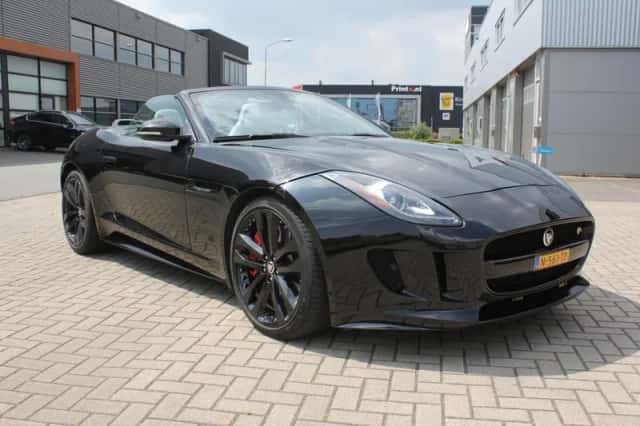 Jaguar F-Type (2015) thumbnail 4