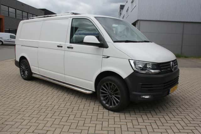 Volkswagen Transporter (2017) thumbnail 3