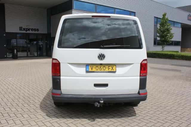 Volkswagen Transporter (2017) thumbnail 6