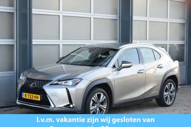 Lexus UX (2020) thumbnail 1