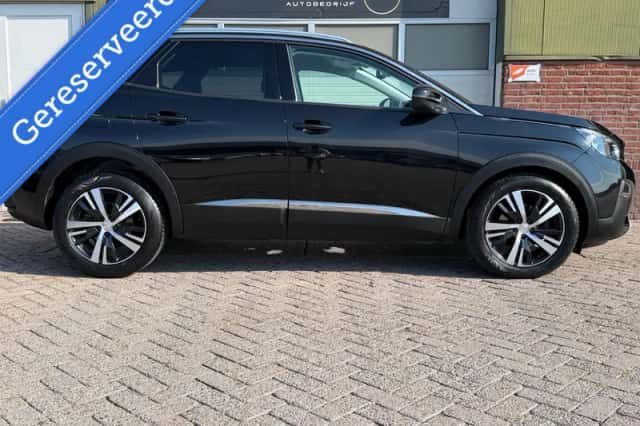Peugeot 3008 (2018) thumbnail 5