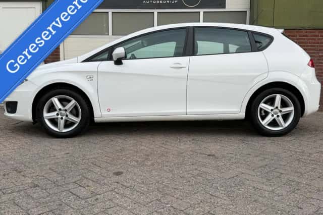 SEAT Leon (2012) thumbnail 4