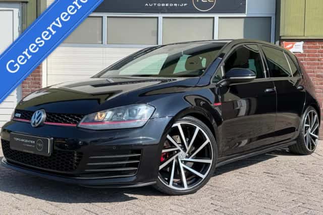Volkswagen Golf (2013) thumbnail 3