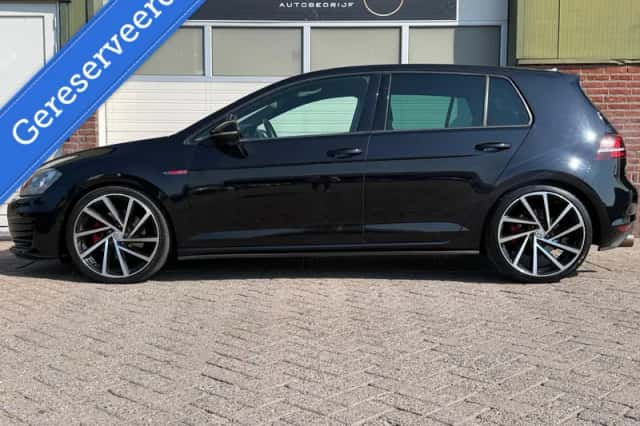 Volkswagen Golf (2013) thumbnail 4