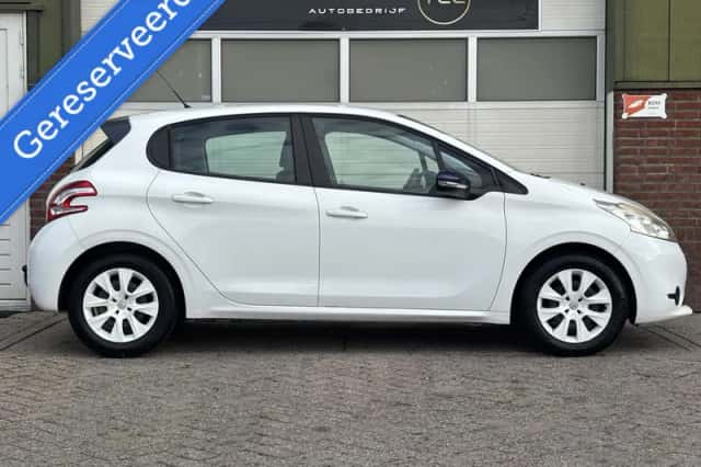 Peugeot 208 (2014) thumbnail 5