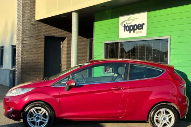 Ford Fiesta (2010) thumbnail 6