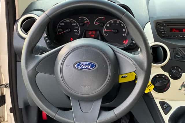 Ford Ka (2012) thumbnail 2