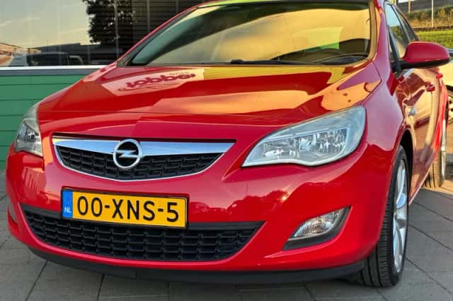 Opel Astra (2012) thumbnail 4