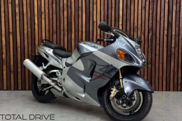 Suzuki HAYABUSA (2003) thumbnail 1