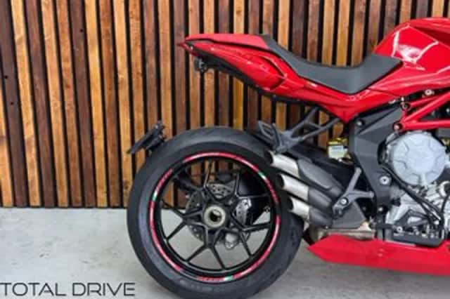 MV AGUSTA BRUTALE (2015) thumbnail 3