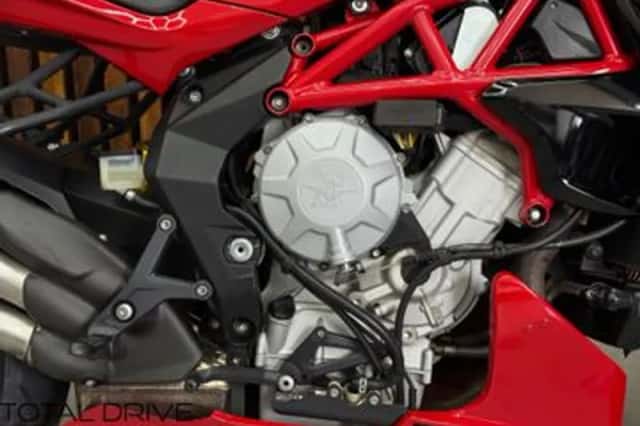 MV AGUSTA BRUTALE (2015) thumbnail 5