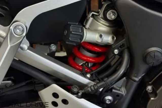 YAMAHA XT (2011) thumbnail 6