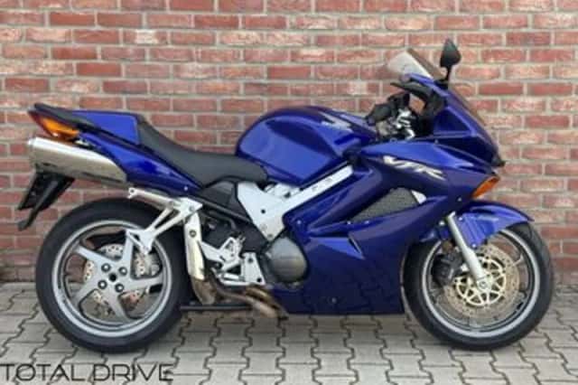 Honda VFR (2005) thumbnail 2