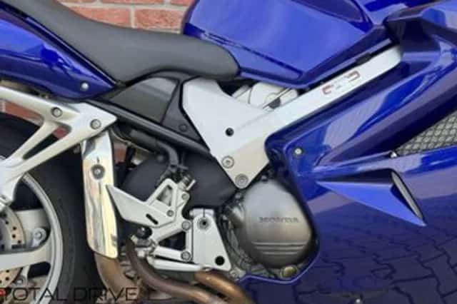 Honda VFR (2005) thumbnail 4