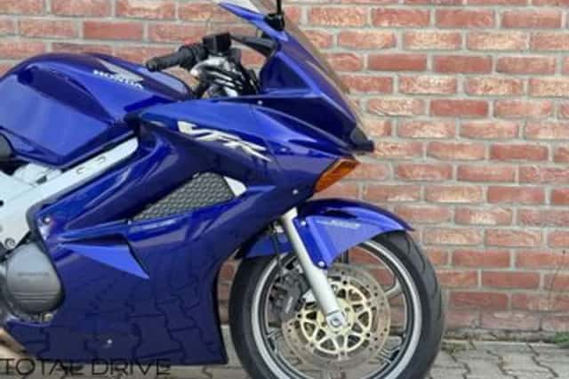 Honda VFR (2005) thumbnail 5