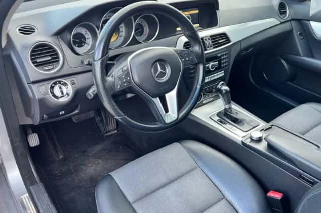 Mercedes-Benz C-Klasse (2011) thumbnail 2