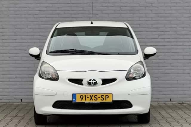 Toyota Aygo (2007) thumbnail 5