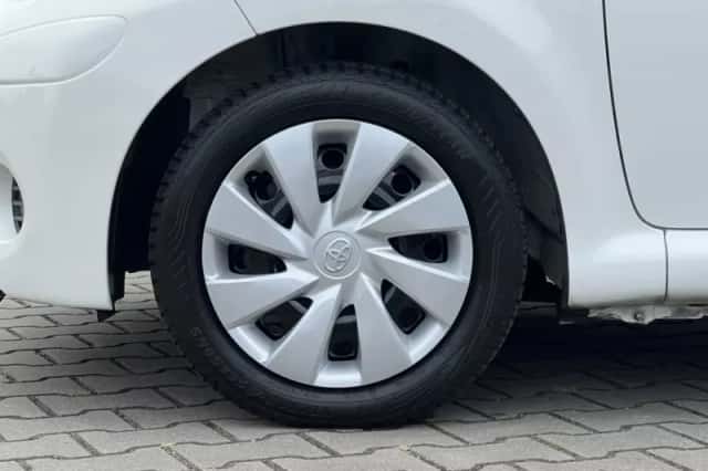 Toyota Aygo (2014) thumbnail 4