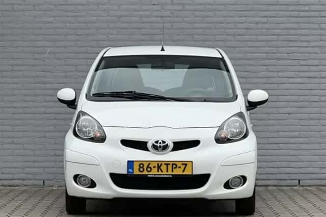 Toyota Aygo (2010) thumbnail 5