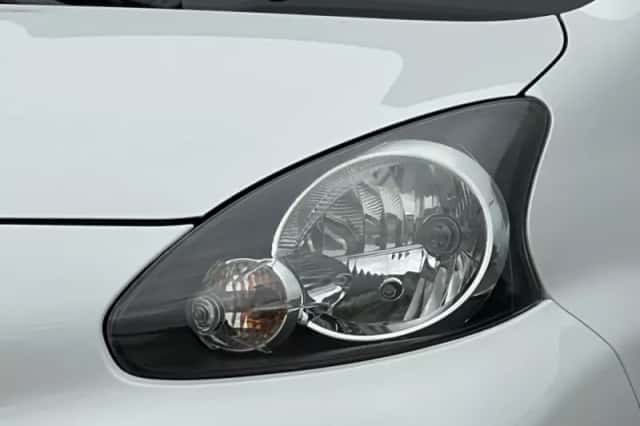 Toyota Aygo (2010) thumbnail 6