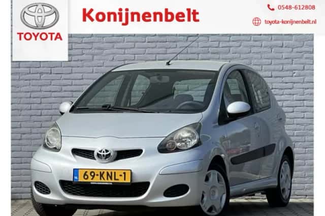Toyota Aygo (2010) thumbnail 1