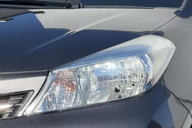 Toyota Yaris (2012) thumbnail 6