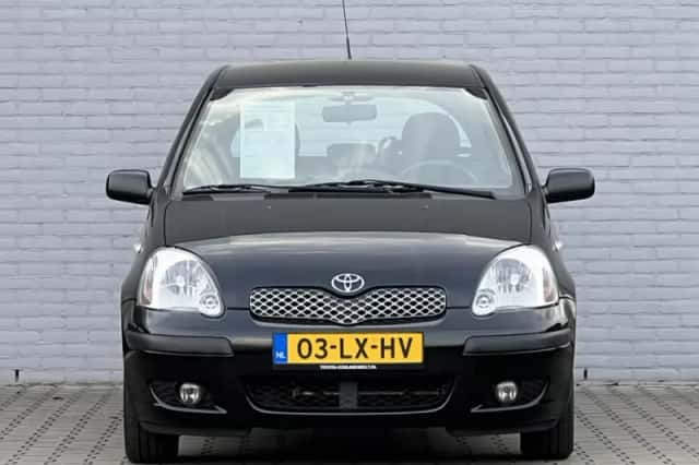 Toyota Yaris (2003) thumbnail 5