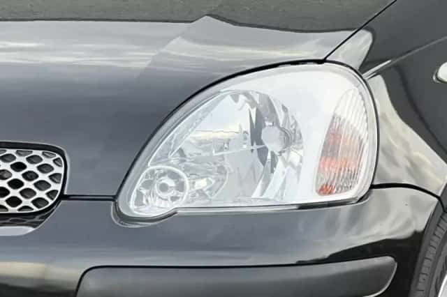 Toyota Yaris (2003) thumbnail 6