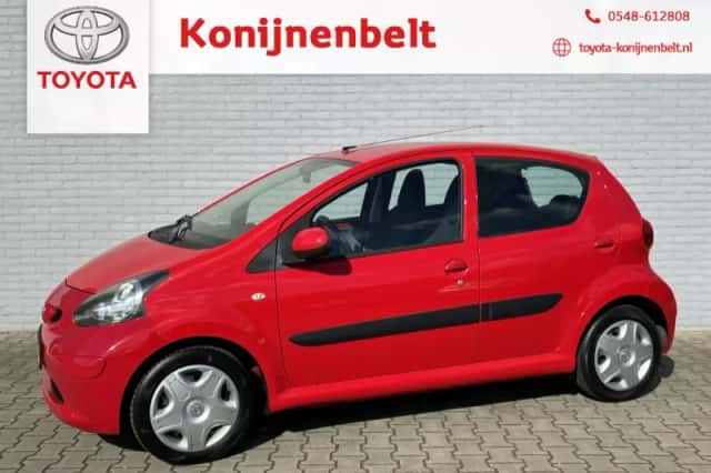 Toyota Aygo (2008) thumbnail 1