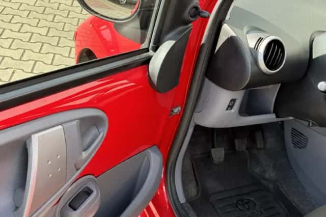 Toyota Aygo (2008) thumbnail 6