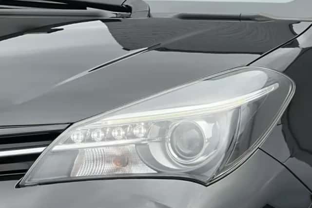 Toyota Yaris (2016) thumbnail 6