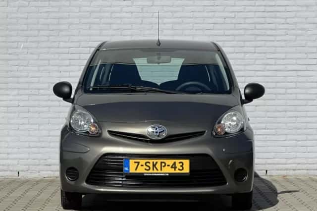 Toyota Aygo (2013) thumbnail 5