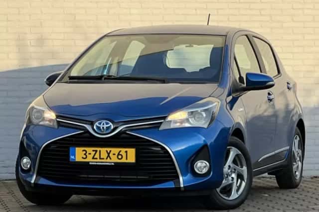 Toyota Yaris (2014) thumbnail 2