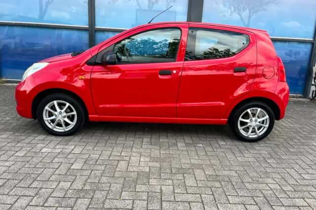 Suzuki Alto (2011) thumbnail 3