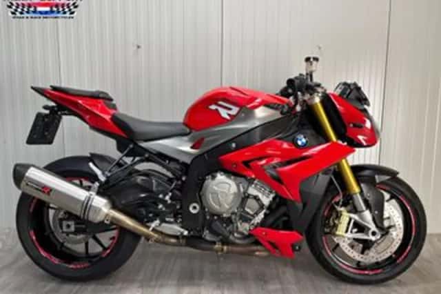 BMW S (2015) thumbnail 1