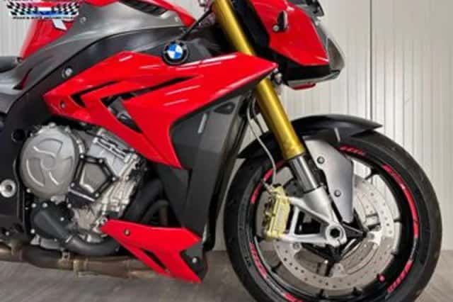 BMW S (2015) thumbnail 2
