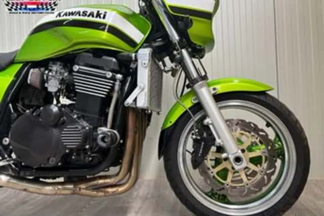 KAWASAKI ZRX (2001) thumbnail 2