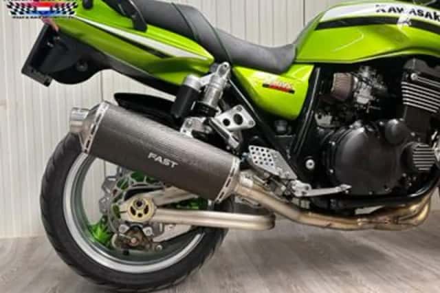 KAWASAKI ZRX (2001) thumbnail 4