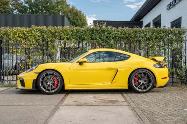 Porsche 718 (2020) thumbnail 4
