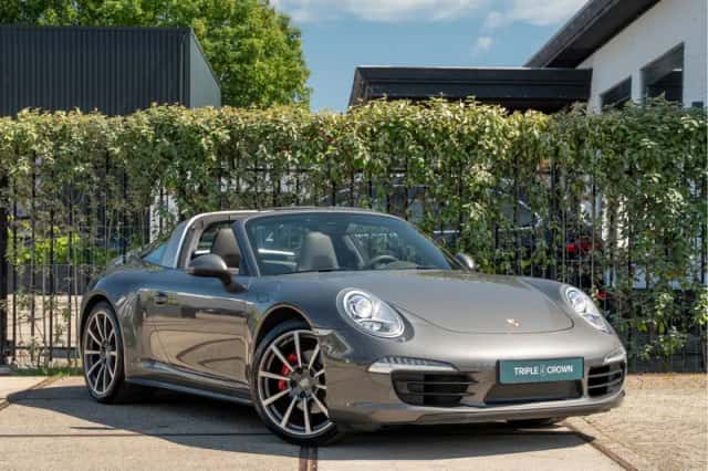 Porsche 911 (2015) thumbnail 1