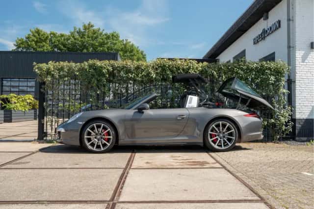 Porsche 911 (2015) thumbnail 5