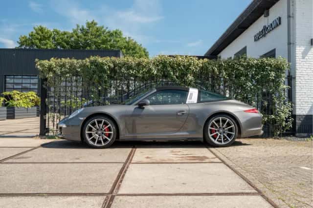 Porsche 911 (2015) thumbnail 6