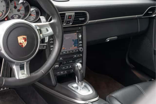 Porsche 911 (2011) thumbnail 12
