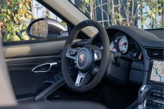Porsche 911 (2017) thumbnail 27