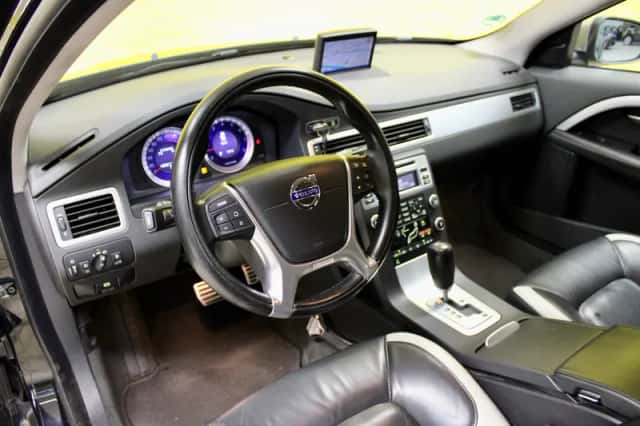Volvo V70 (2011) thumbnail 3