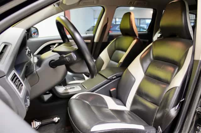 Volvo V70 (2011) thumbnail 4