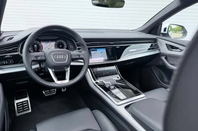 Audi Q8 (2025) thumbnail 3