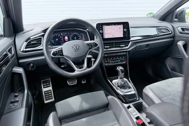 Volkswagen T-Roc (2023) thumbnail 3